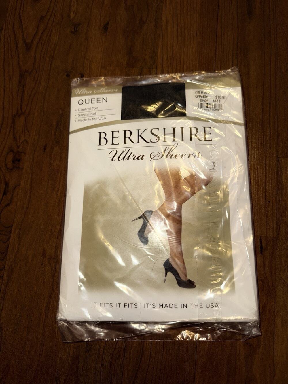 Berkshire Ultra Sheers Pantyhose Q/Petite Off Black Style 4411 USA